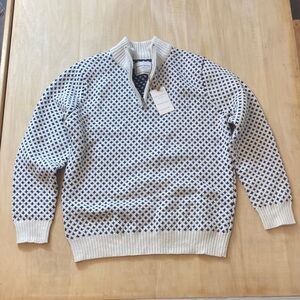 Men's White and Black Zip-Up Sweater